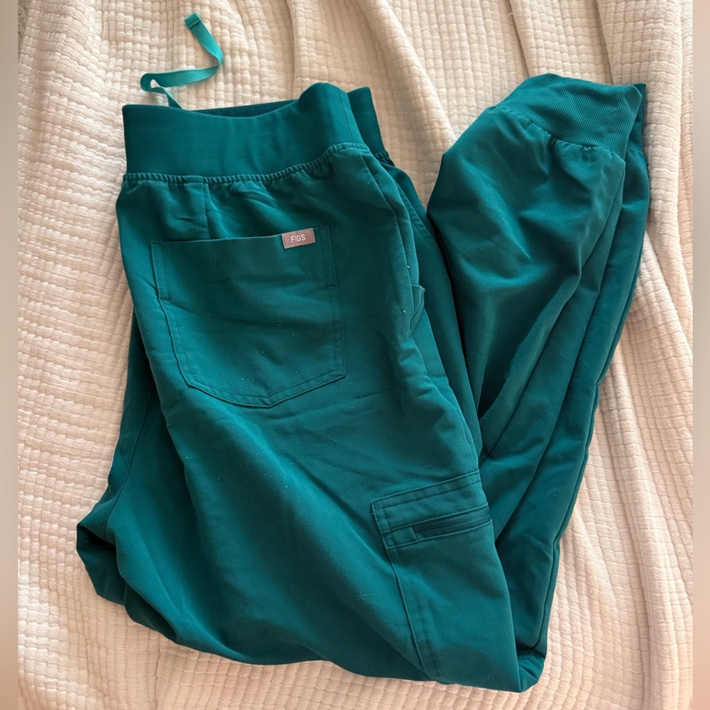 Figs Hunter Green Women’s scrub pants